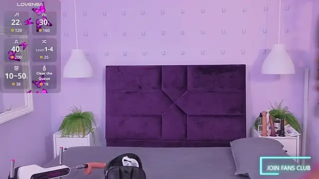 Yasminbrattz online show from April 3, 2026, 11:38 am