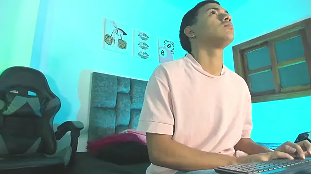 Liamsubtle01 online show from April 9, 2026, 11:05 am