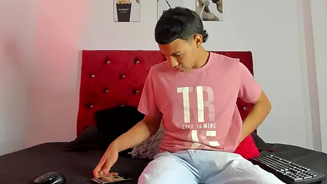 Liamsubtle01 online show from January 8, 2026, 5:30 pm