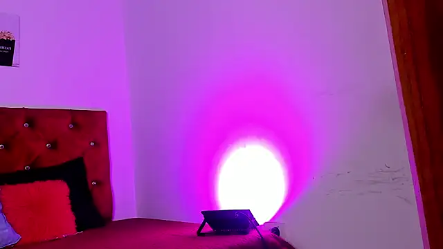 Liamsubtle01 online show from March 31, 2026, 11:01 am