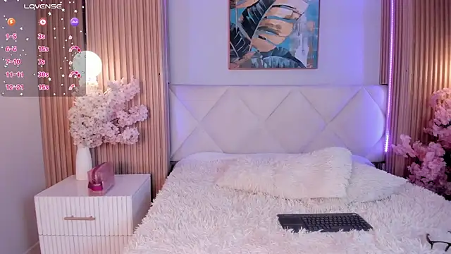 Amelia Roux online show from February 23, 2026, 8:09 pm