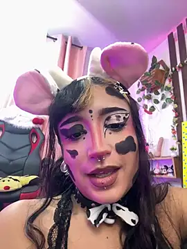 MeowMota  online show from May 28, 2026, 7:42 pm