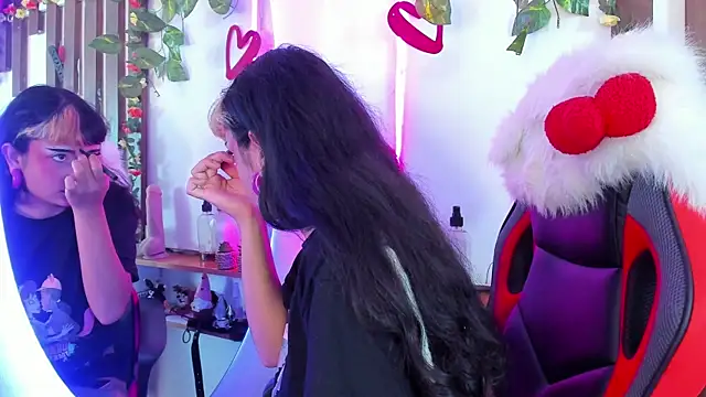 MeowMota  online show from May 17, 2026, 5:13 pm