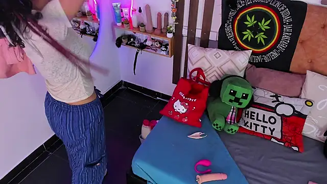MeowMota  online show from May 8, 2026, 6:12 pm