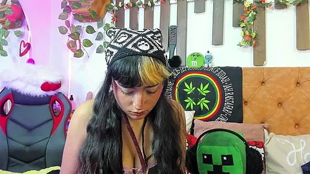 MeowMota  online show from May 26, 2026, 7:12 pm