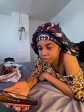 Snapshot of oshun6360 chatting on April 15, 2026, 8:53 pm oshun6360 online show from April 15, 2026, 8:53 pm