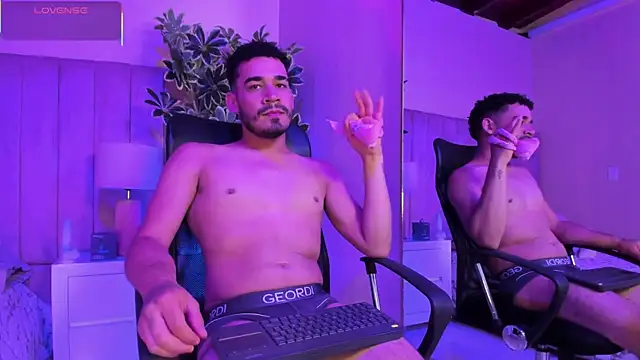 Snapshot of aries_unbound chatting on January 12, 2026, 12:56 pm aries unbound online show from January 12, 2026, 12:56 pm