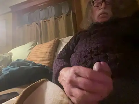 Snapshot of LickYourYoni chatting on February 3, 2026, 6:33 am LickYourYoni online show from February 3, 2026, 6:33 am