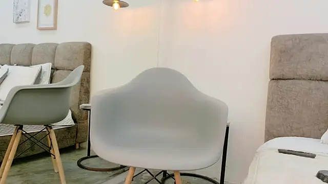 AlmaRose  online show from June 26, 2026, 1:50 pm
