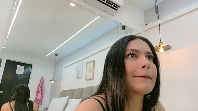 AlmaRose  online show from June 9, 2026, 1:12 pm