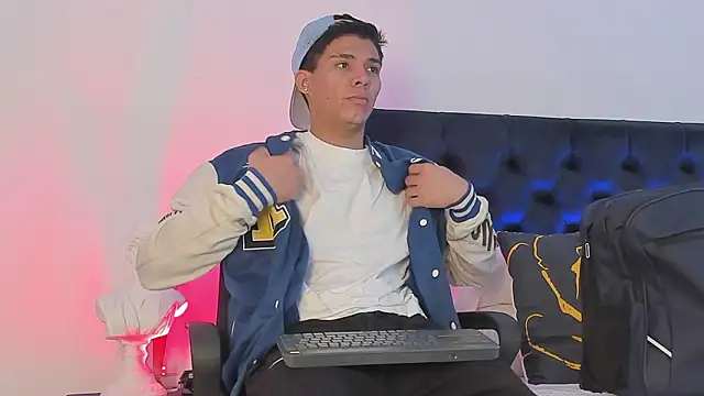 Snapshot of Marcus_Moreno chatting on February 25, 2026, 12:00 am Marcus Moreno online show from February 25, 2026, 12:00 am