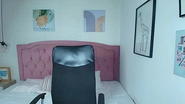 Snapshot of azul_veraa chatting on January 13, 2026, 12:20 pm azul veraa online show from January 13, 2026, 12:20 pm