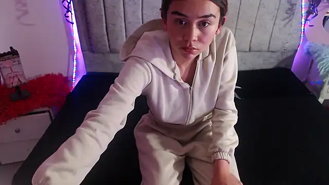 Snapshot of sofiaspring chatting on February 14, 2026, 6:52 pm sofiaspring online show from February 14, 2026, 6:52 pm