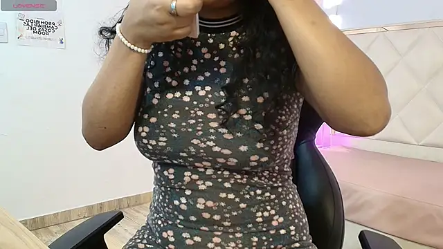 TATTI TAY online show from January 17, 2026, 7:39 pm