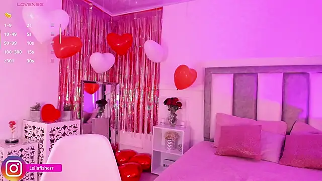 Leilafisherr online show from February 15, 2026, 10:09 pm