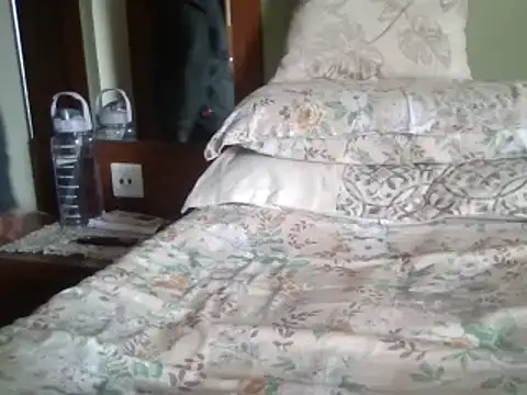 Snapshot of kendel87 chatting on January 13, 2026, 8:29 am kendel87 online show from January 13, 2026, 8:29 am