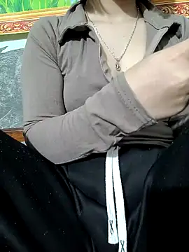 -LunaLust online show from February 4, 2026, 6:08 am