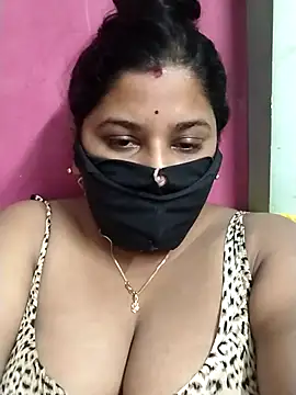 pinkisaha75 online show from May 28, 2026, 1:39 pm