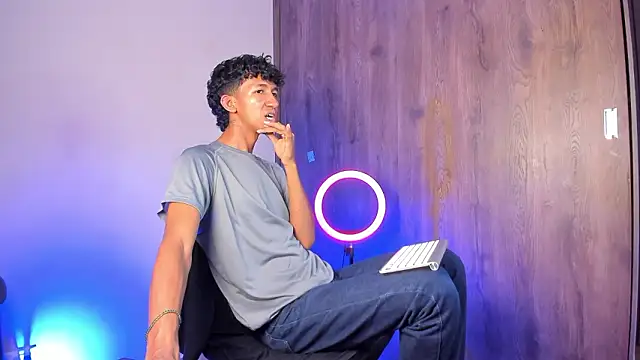 neitan miller  online show from February 26, 2026, 6:24 am