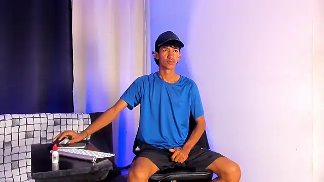 Snapshot of neitan_miller_ chatting on April 21, 2026, 9:16 am neitan miller online show from April 21, 2026, 9:16 am