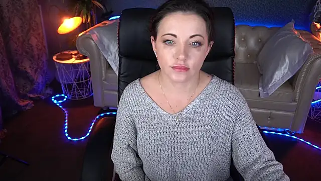 Dafni Monn online show from February 28, 2026, 6:35 am