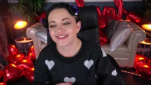 Snapshot of Dafni_Monn chatting on February 7, 2026, 6:43 am Dafni Monn online show from February 7, 2026, 6:43 am