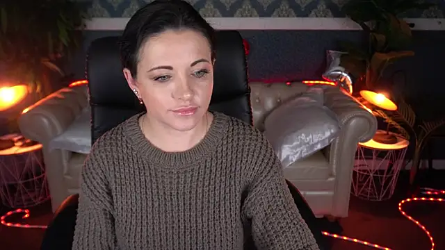 Snapshot of Dafni_Monn chatting on February 25, 2026, 6:35 am Dafni Monn online show from February 25, 2026, 6:35 am