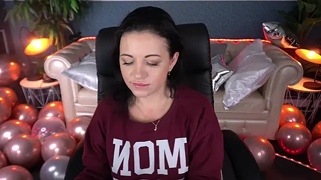 Snapshot of Dafni_Monn chatting on February 3, 2026, 6:40 am Dafni Monn online show from February 3, 2026, 6:40 am