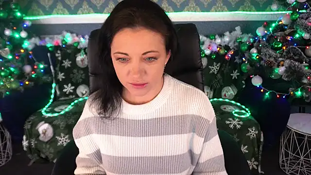 Snapshot of Dafni_Monn chatting on December 23, 2025, 6:34 am Dafni Monn online show from December 23, 2025, 6:34 am