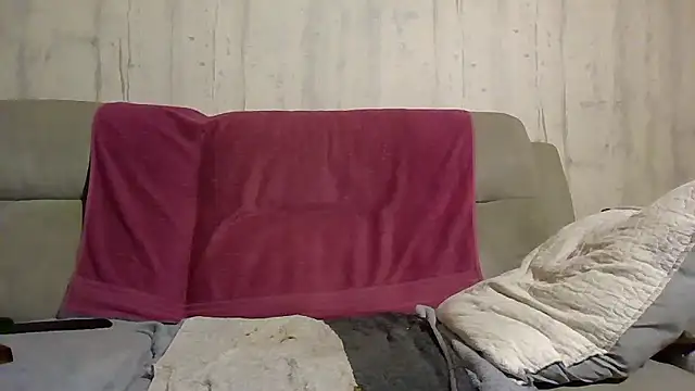 Snapshot of Helinetrav chatting on January 9, 2026, 7:54 pm Helinetrav online show from January 9, 2026, 7:54 pm