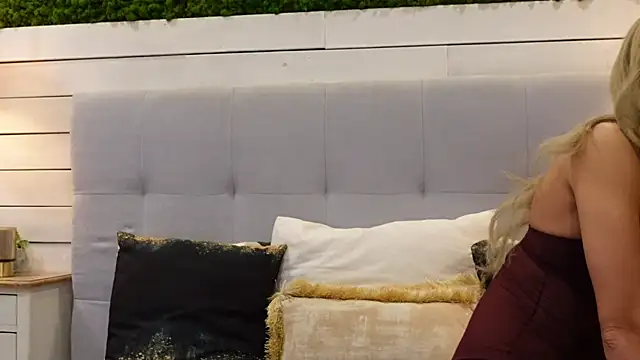 BellaNoirX online show from January 14, 2026, 9:18 pm