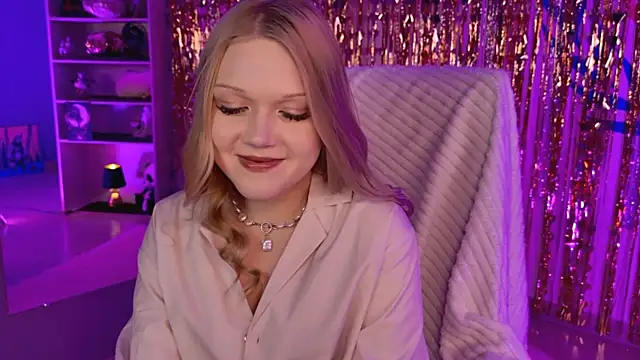 ChloeWhite online show from March 9, 2026, 1:36 pm