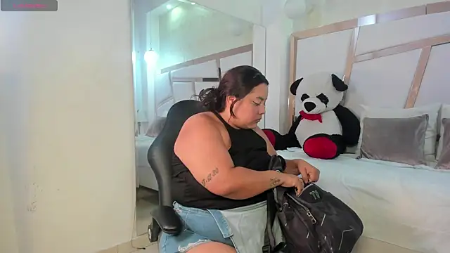 tatikanyx online show from June 25, 2026, 12:10 pm