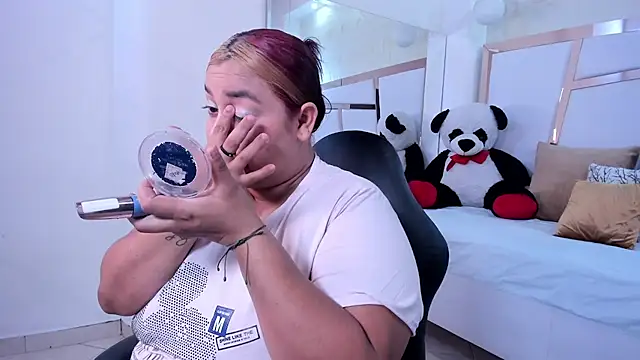 tatikanyx online show from March 5, 2026, 12:02 pm