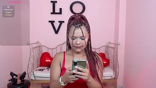 Snapshot of Choloeadams_xxx chatting on February 15, 2026, 2:01 am Choloeadams xxx online show from February 15, 2026, 2:01 am