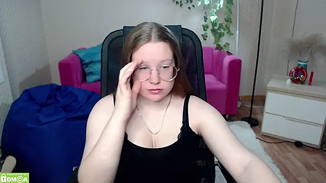 Snapshot of kuri_u chatting on February 9, 2026, 8:56 am kuri u online show from February 9, 2026, 8:56 am