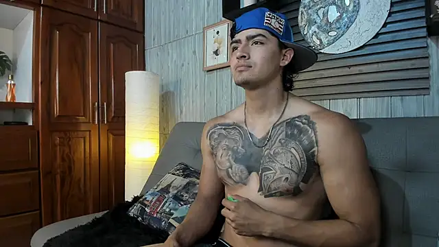 Snapshot of elliot_colton chatting on May 3, 2026, 6:22 pm elliot colton online show from May 3, 2026, 6:22 pm