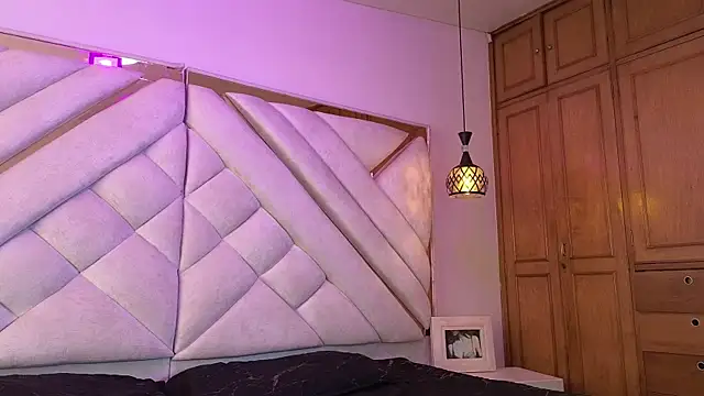 Snapshot of zoevg chatting on March 25, 2026, 1:21 pm zoevg online show from March 25, 2026, 1:21 pm