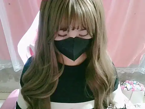 -Violet-t online show from June 25, 2026, 1:38 pm