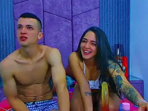 Snapshot of CailinANDlucaz chatting on January 8, 2026, 12:33 pm CailinANDlucaz online show from January 8, 2026, 12:33 pm