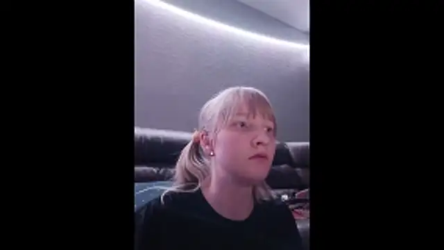 Snapshot of BunnySnowFlake chatting on April 3, 2026, 2:18 am BunnySnowFlake online show from April 3, 2026, 2:18 am