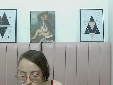 Snapshot of cata_quintanars707 chatting on May 7, 2026, 12:08 pm cata quintanars707 online show from May 7, 2026, 12:08 pm