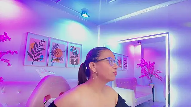 Snapshot of Amber__rouge chatting on January 9, 2026, 3:24 am Amber rouge online show from January 9, 2026, 3:24 am