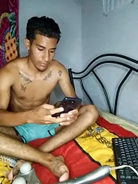 Snapshot of Moreno141224 chatting on April 15, 2026, 4:40 am Moreno141224 online show from April 15, 2026, 4:40 am