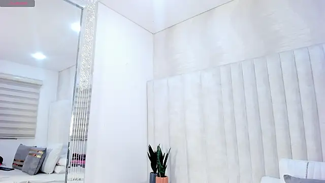 Snapshot of AliaahSky chatting on February 22, 2026, 5:32 am AliaahSky online show from February 22, 2026, 5:32 am