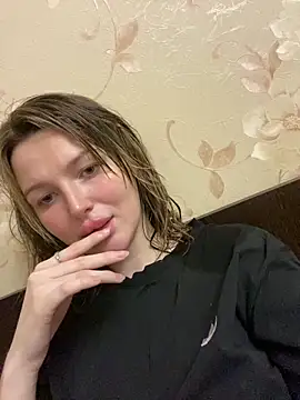 Snapshot of Karina_Thorn chatting on April 7, 2026, 9:16 pm Karina Thorn online show from April 7, 2026, 9:16 pm