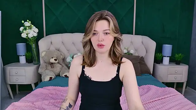 Snapshot of Karina_Thorn chatting on April 4, 2026, 11:06 am Karina Thorn online show from April 4, 2026, 11:06 am