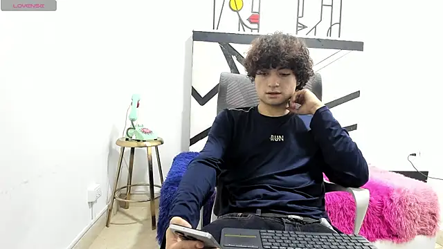 Snapshot of SHAW_FROSTE chatting on January 13, 2026, 10:13 pm SHAW FROSTE online show from January 13, 2026, 10:13 pm