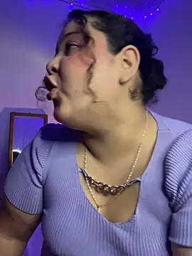 Snapshot of litleredsecret chatting on January 14, 2026, 1:15 pm litleredsecret online show from January 14, 2026, 1:15 pm