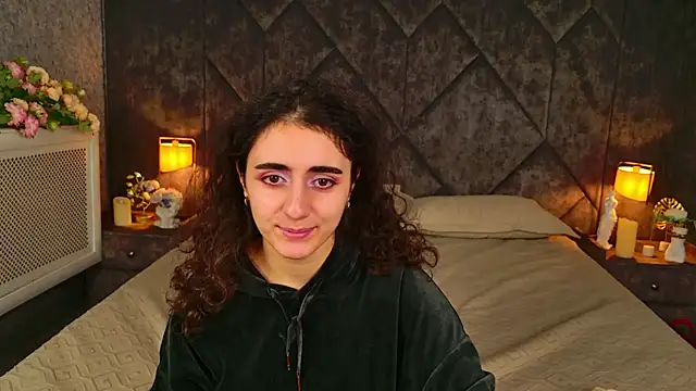 Snapshot of Susan_Fors chatting on April 13, 2026, 5:33 am Susan Fors online show from April 13, 2026, 5:33 am